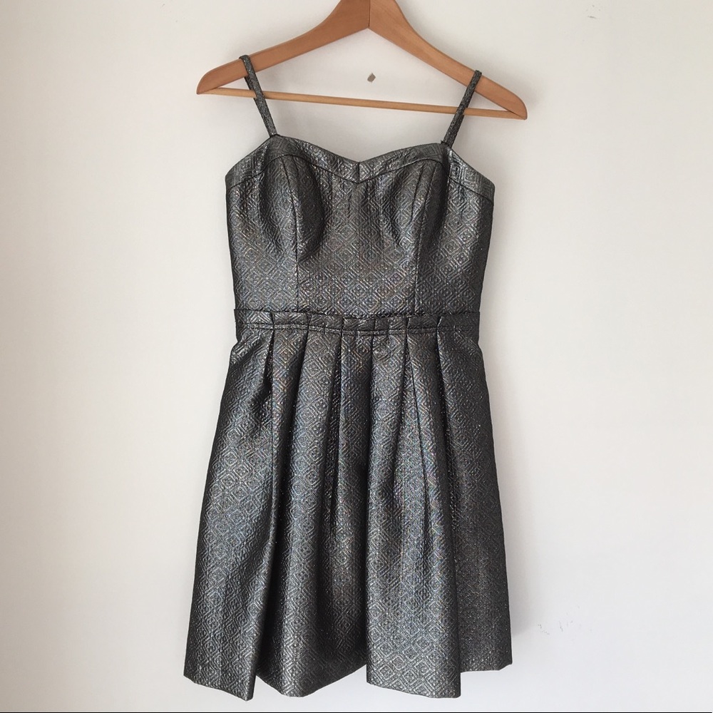 Guess dress size 4